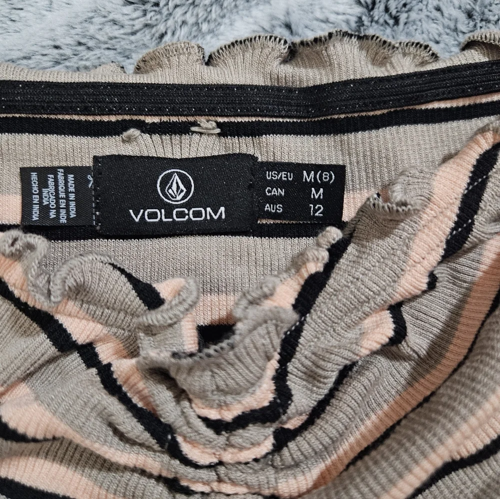 Volcom Stripe Ruched Top NWT - Picture 4 of 10